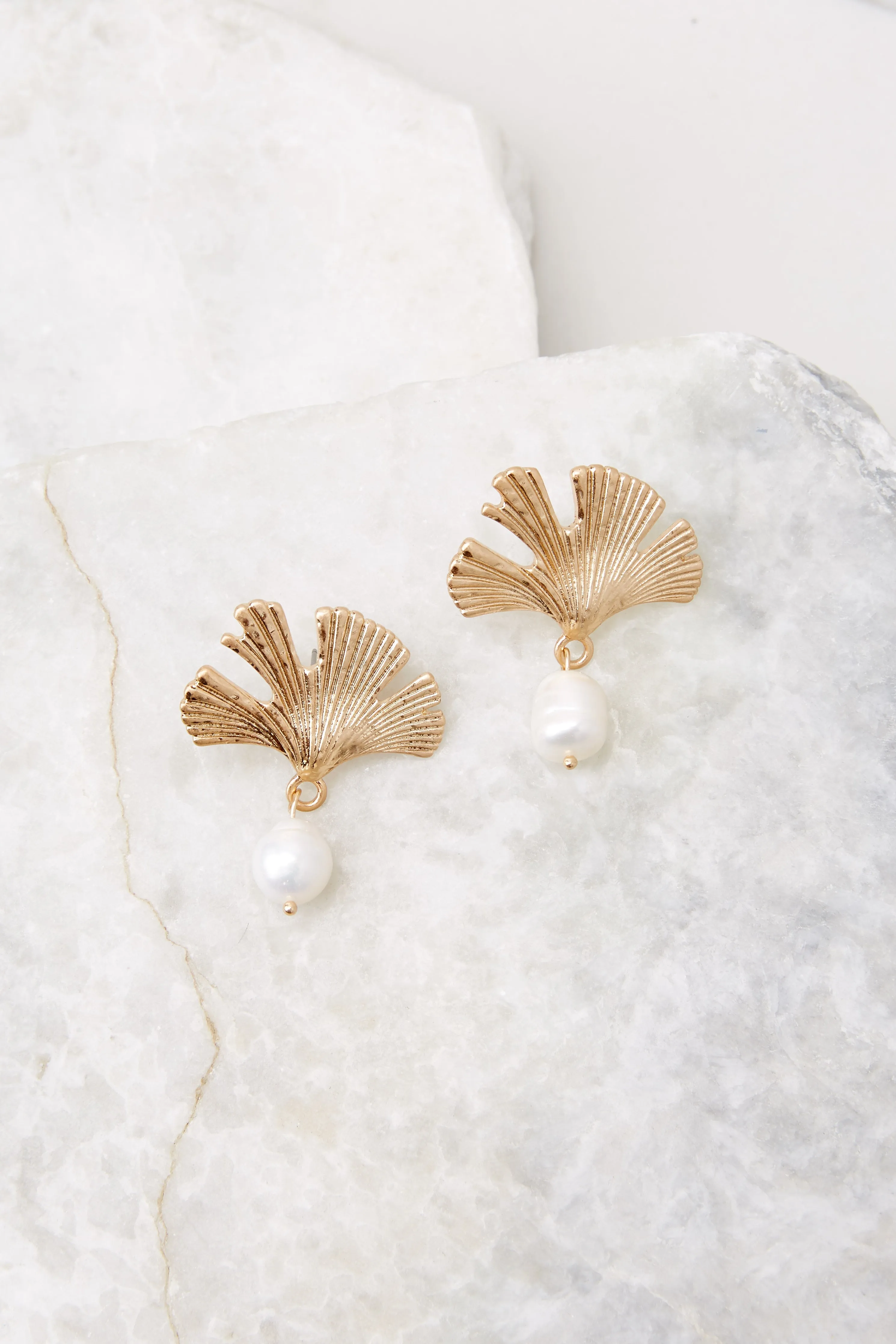 Upscale Beauty Gold Pearl Earrings