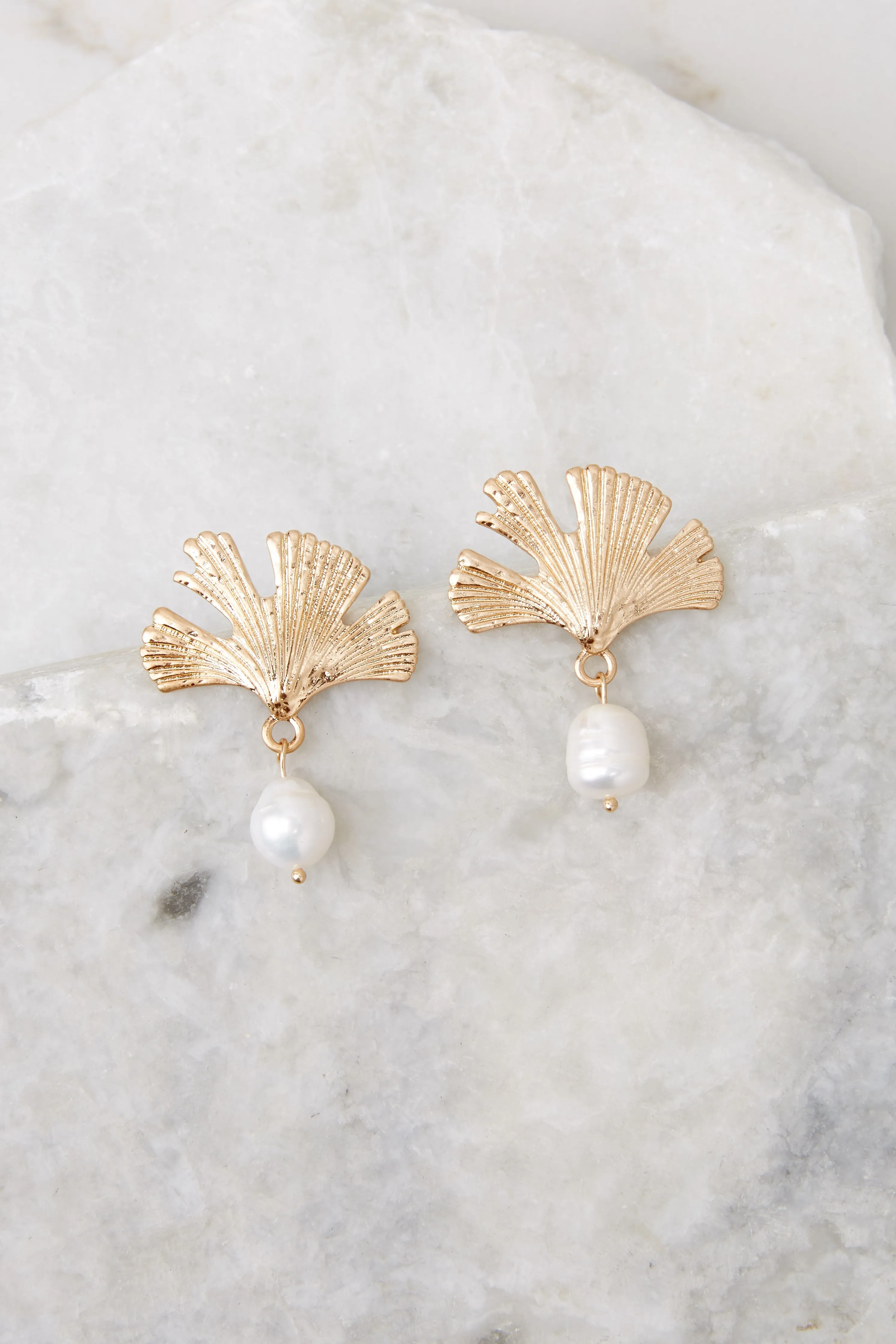 Upscale Beauty Gold Pearl Earrings